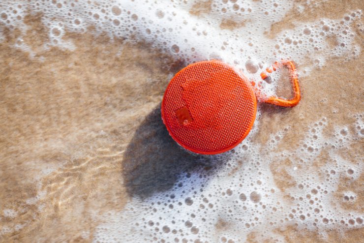 pulse shower speaker
